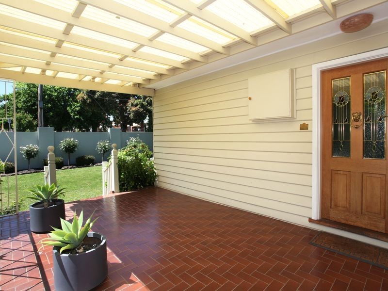 35 Lyall Road, Berwick VIC 3806