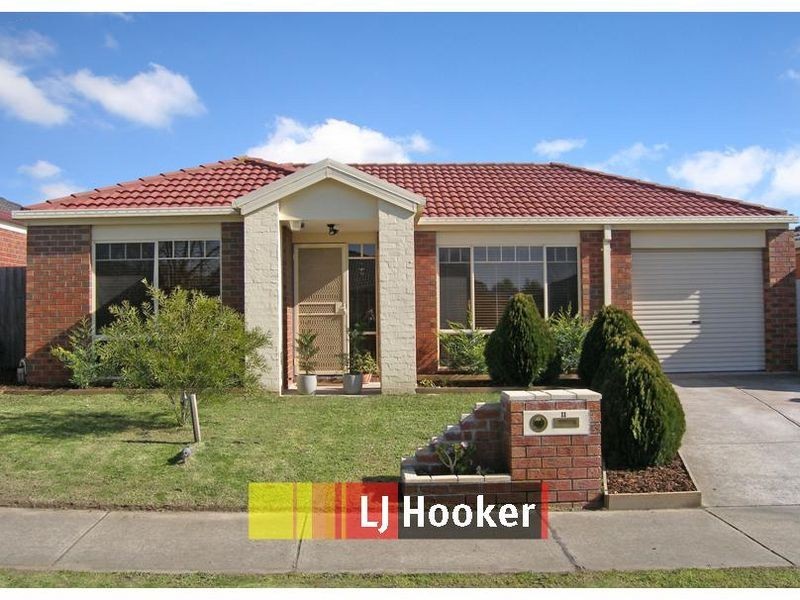 11 Chatswood Drive, Narre Warren South VIC 3805