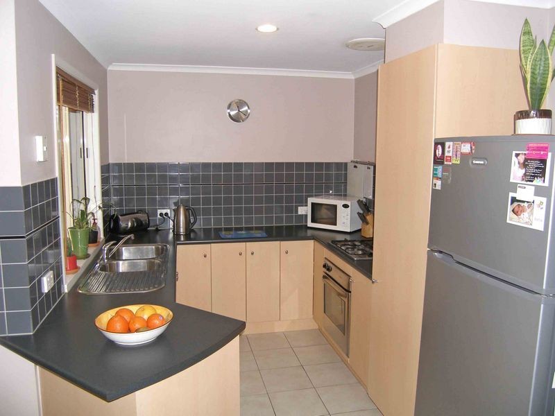 11 Chatswood Drive, Narre Warren South VIC 3805