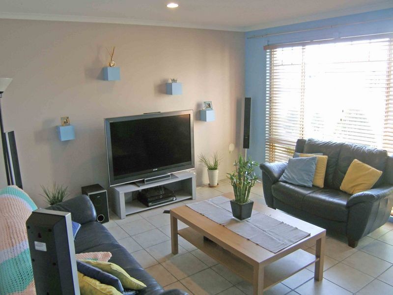 11 Chatswood Drive, Narre Warren South VIC 3805