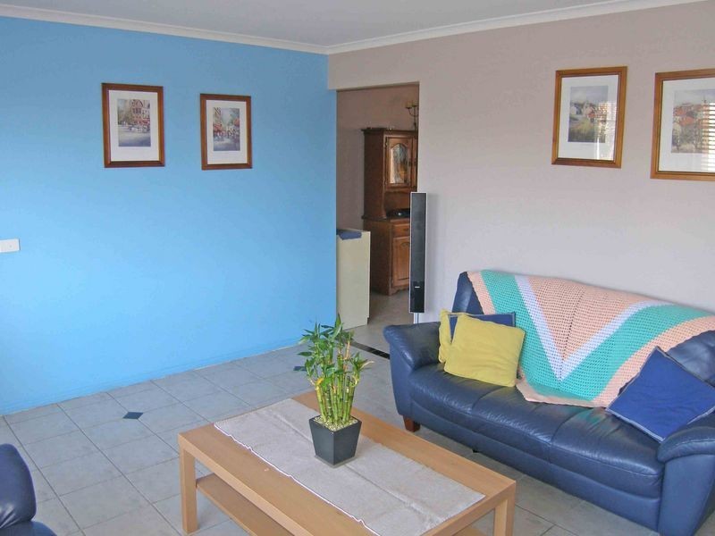 11 Chatswood Drive, Narre Warren South VIC 3805