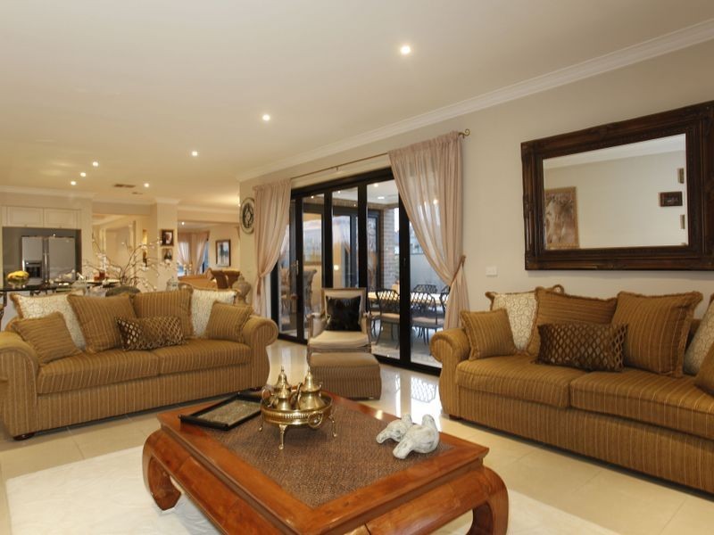 1 Lexton Street, Narre Warren South VIC 3805