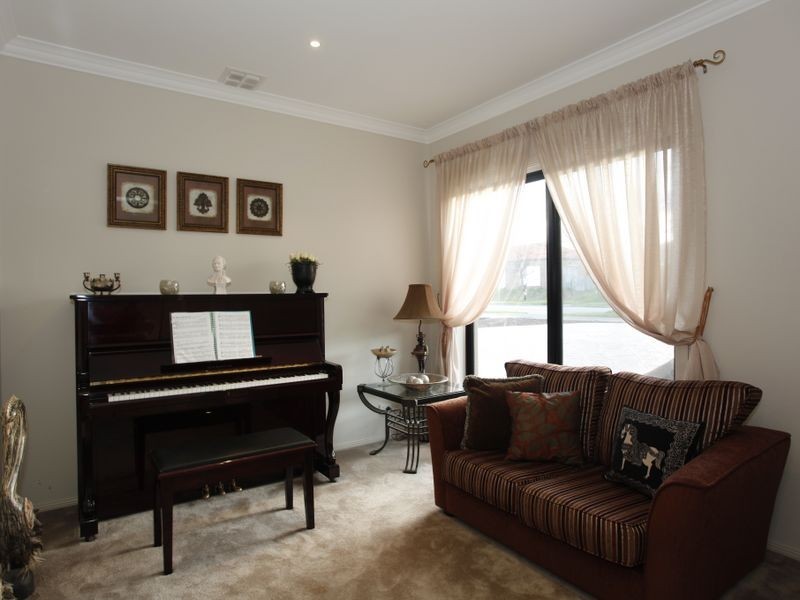 1 Lexton Street, Narre Warren South VIC 3805