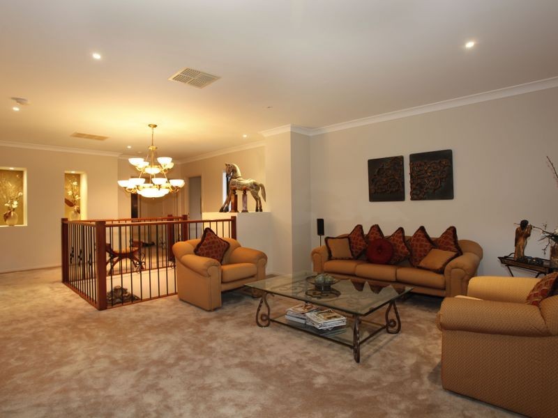 1 Lexton Street, Narre Warren South VIC 3805