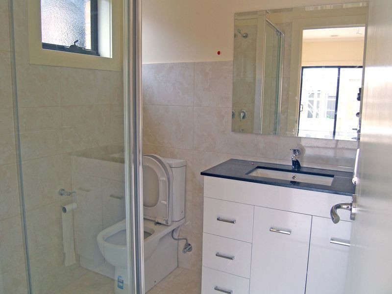 8 Karlson Way, Cranbourne North VIC 3977