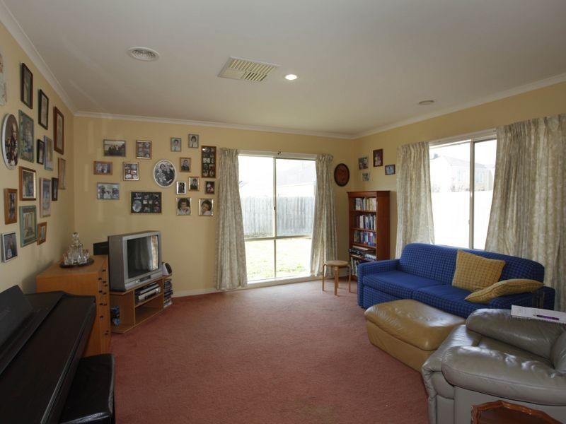 8 Chatsworth Court, Beaconsfield VIC 3807