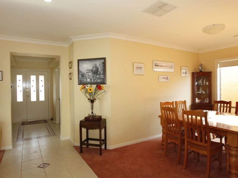 8 Chatsworth Court, Beaconsfield VIC 3807