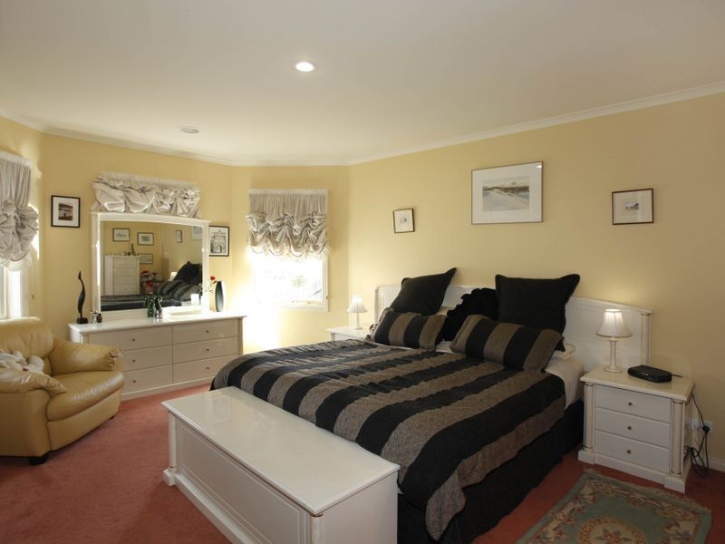 8 Chatsworth Court, Beaconsfield VIC 3807