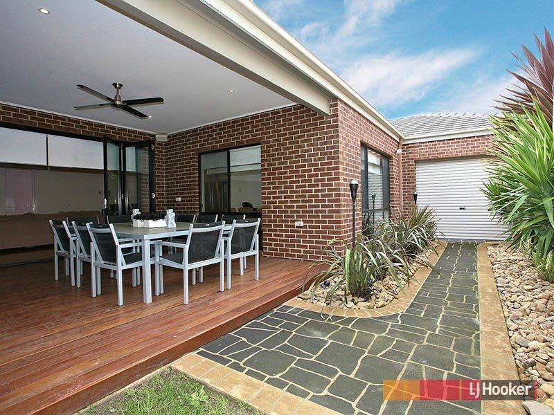 30 Red Oak Terrace, Lyndhurst VIC 3975