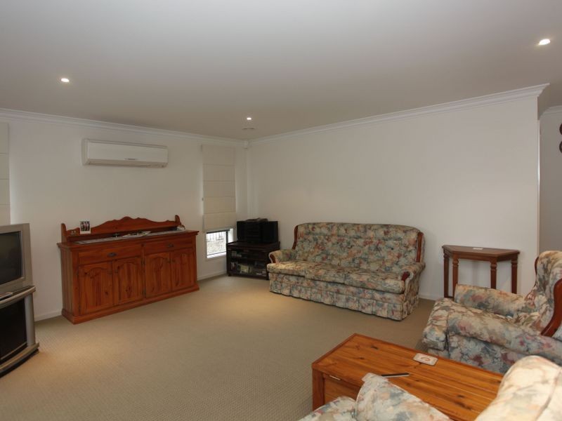 63 Meridian Circuit, Berwick VIC 3806