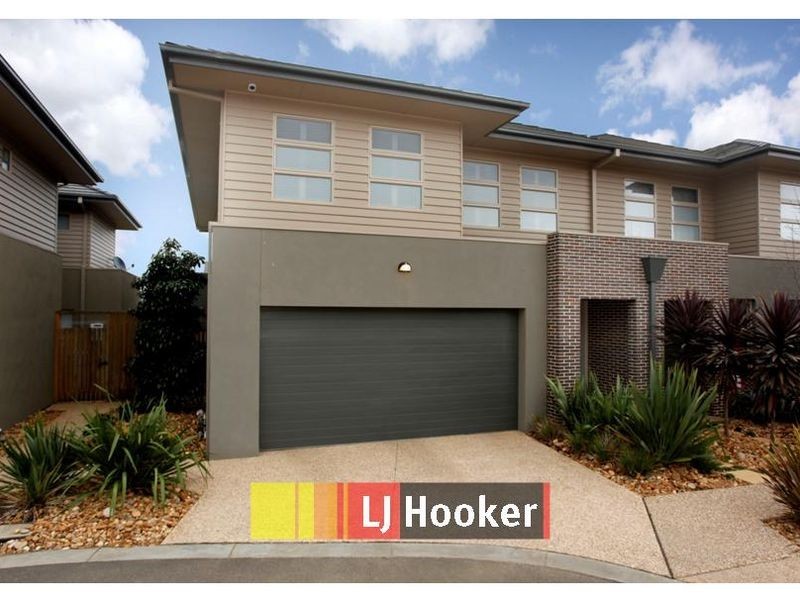 2/25 Canberra Avenue, Berwick VIC 3806