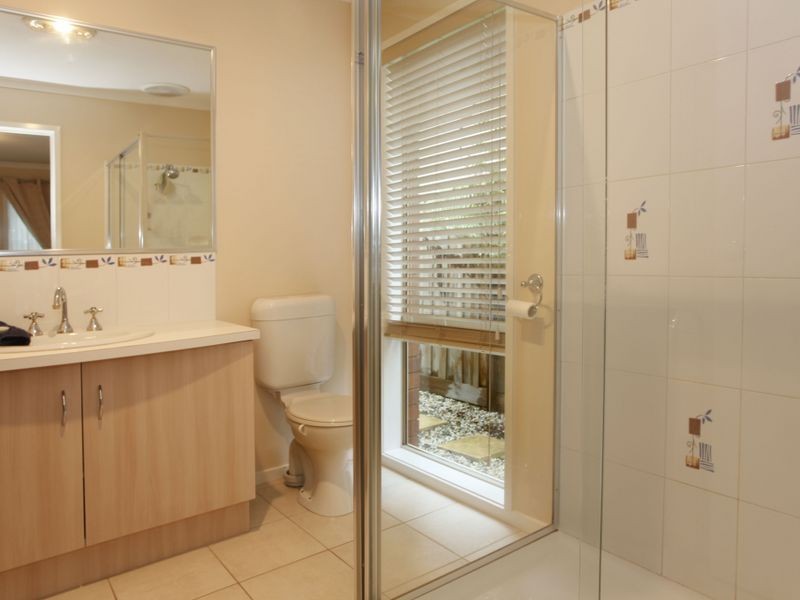 18 Riviera Drive, Berwick VIC 3806