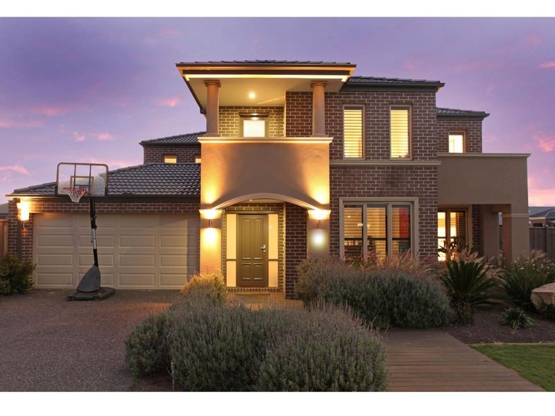 9 Limousin Court, Berwick VIC 3806