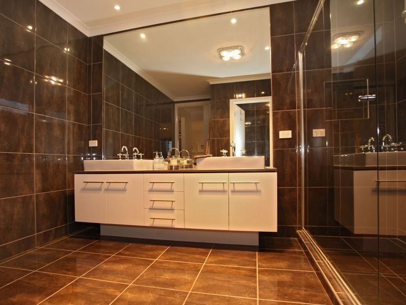 9 Limousin Court, Berwick VIC 3806