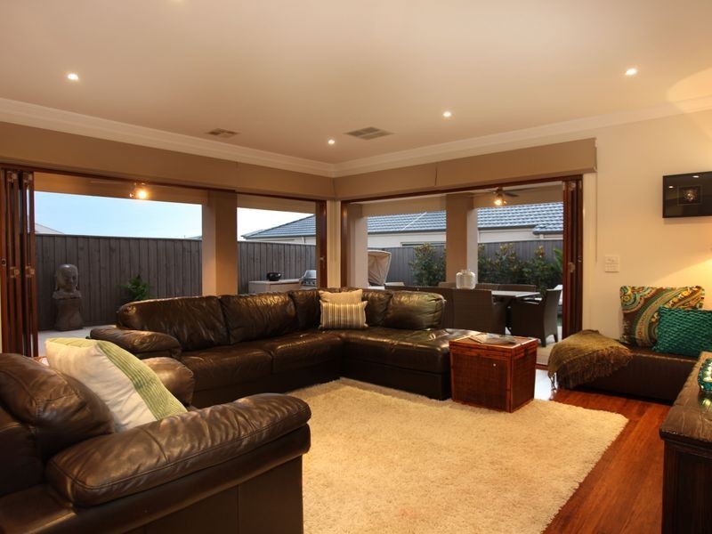 9 Limousin Court, Berwick VIC 3806