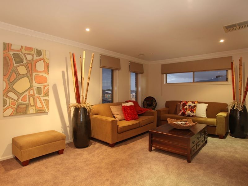 9 Limousin Court, Berwick VIC 3806