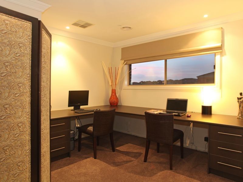 9 Limousin Court, Berwick VIC 3806