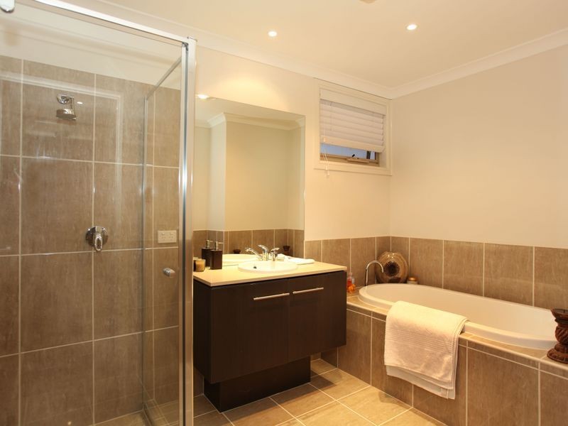 9 Limousin Court, Berwick VIC 3806