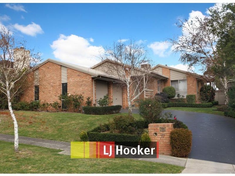 17 Telford Drive, Berwick VIC 3806