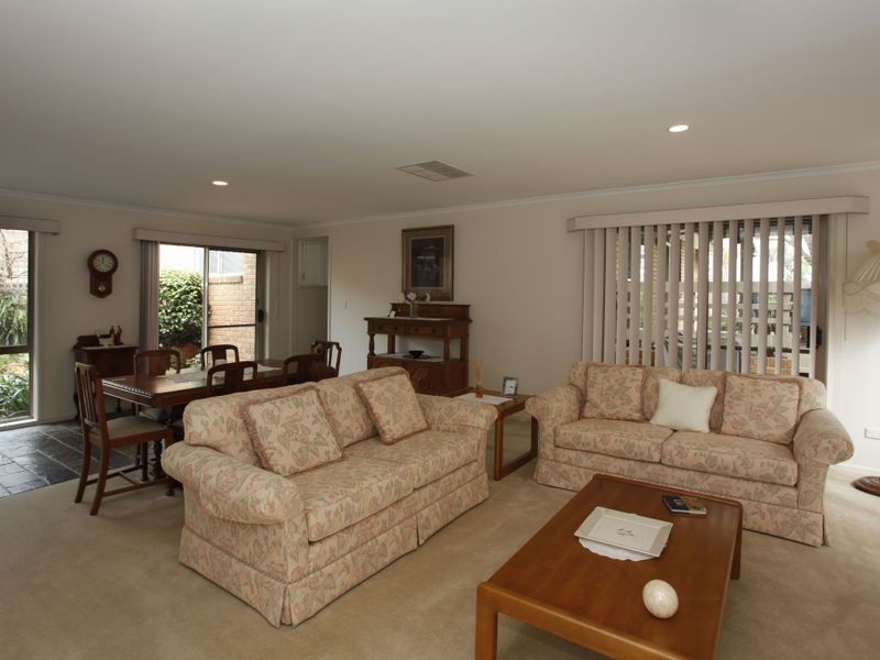 17 Telford Drive, Berwick VIC 3806