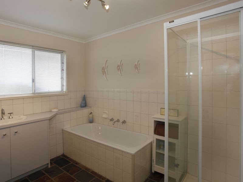17 Telford Drive, Berwick VIC 3806