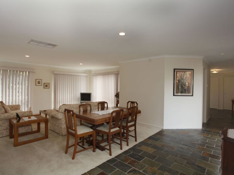 17 Telford Drive, Berwick VIC 3806