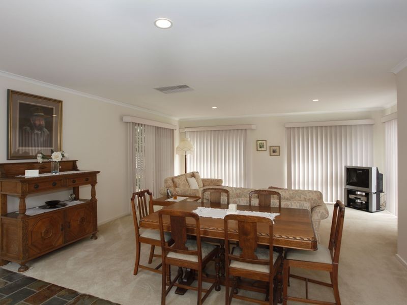 17 Telford Drive, Berwick VIC 3806