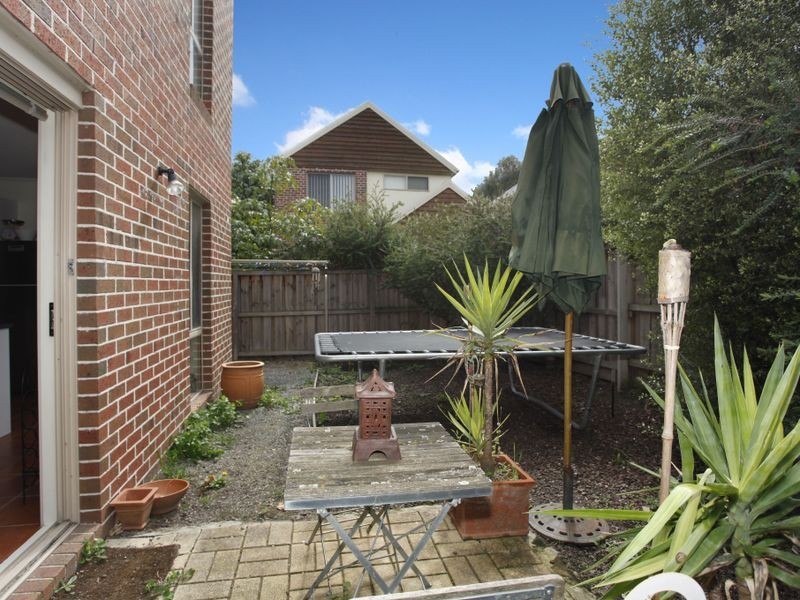 3/2-6 Jerilderie Drive, Berwick VIC 3806