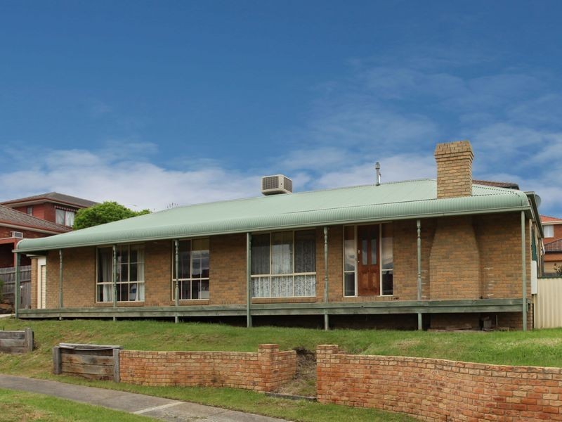 4 Hagen Drive, Berwick VIC 3806