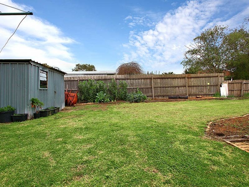 30 Hazelwood Avenue, Cranbourne North VIC 3977