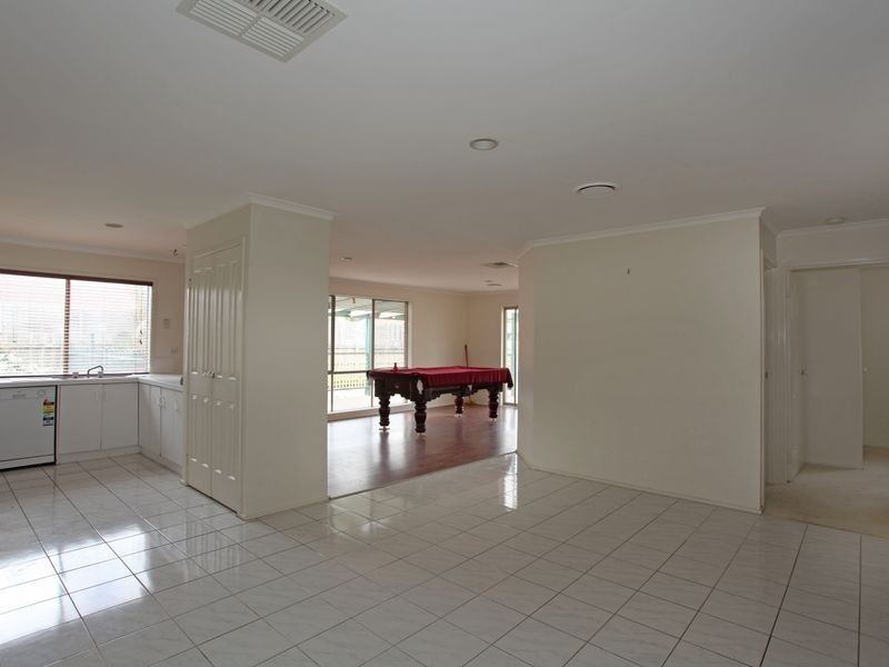 13 Raleigh Drive, Narre Warren South VIC 3805