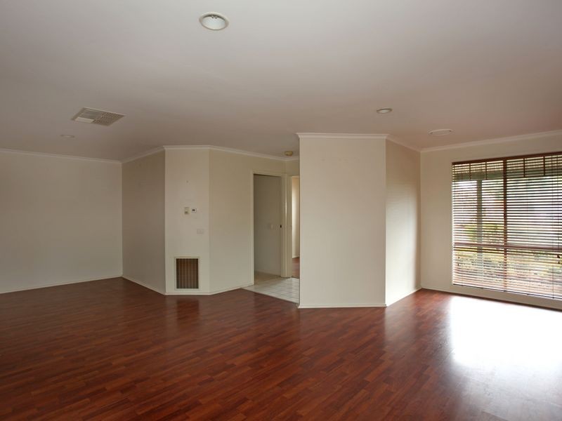 13 Raleigh Drive, Narre Warren South VIC 3805