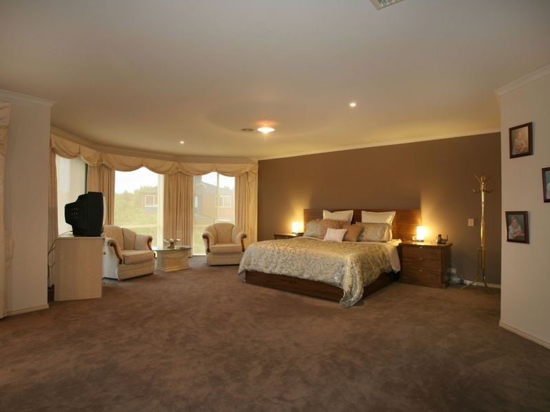 5 Floral Gardens, Narre Warren South VIC 3805