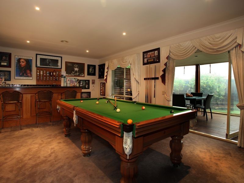 5 Floral Gardens, Narre Warren South VIC 3805