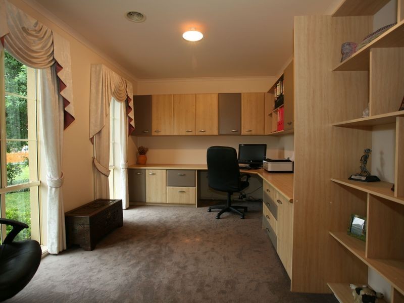 5 Floral Gardens, Narre Warren South VIC 3805