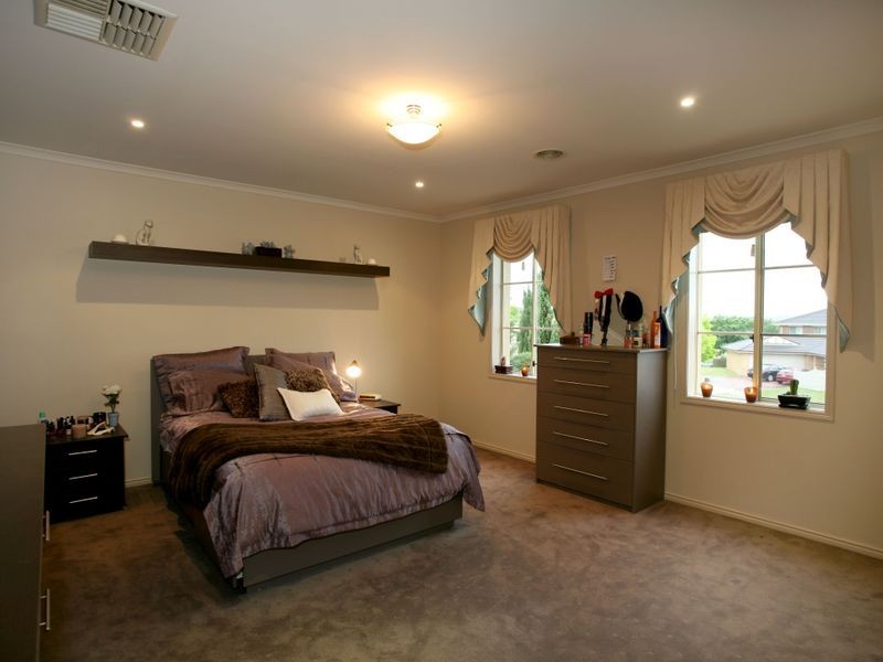 5 Floral Gardens, Narre Warren South VIC 3805