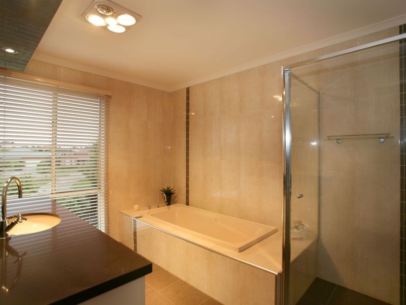 5 Floral Gardens, Narre Warren South VIC 3805