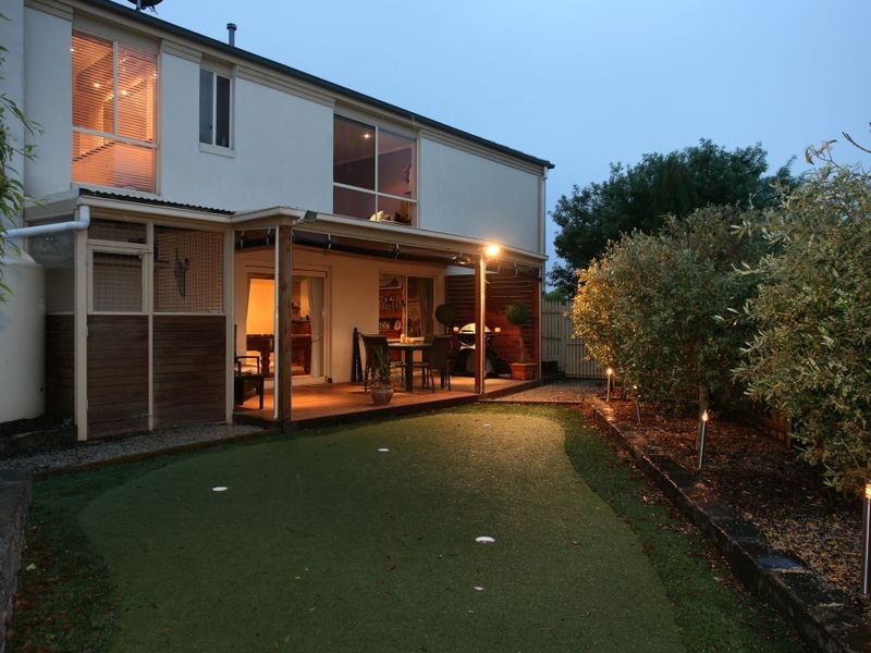 5 Floral Gardens, Narre Warren South VIC 3805