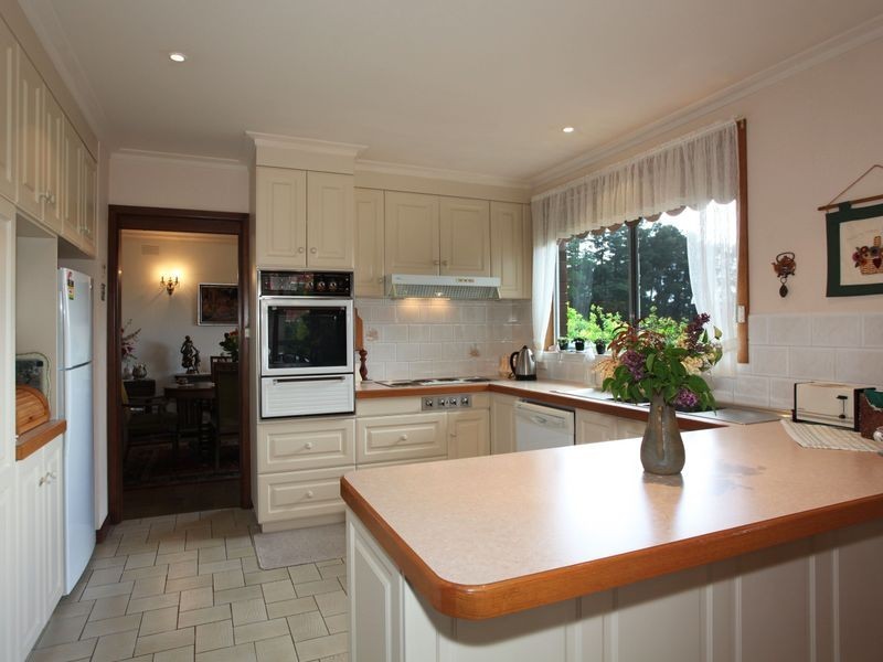 6 Glenwood Road, Narre Warren North VIC 3804