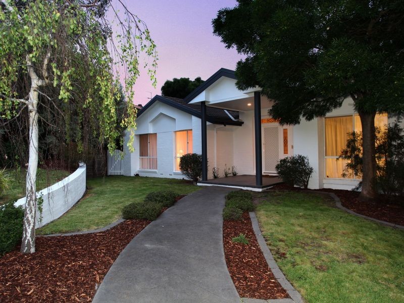 13 Grenville Court, Berwick VIC 3806