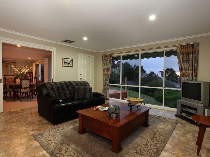 13 Grenville Court, Berwick VIC 3806