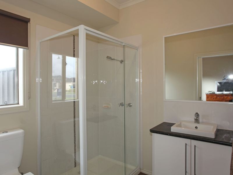14 Merrowland Avenue, Cranbourne North VIC 3977
