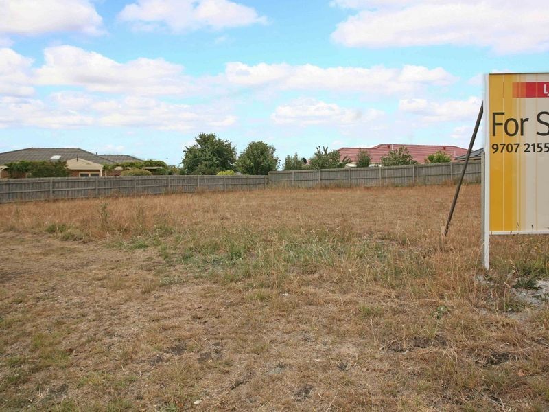 4 Redmore Court, Berwick VIC 3806