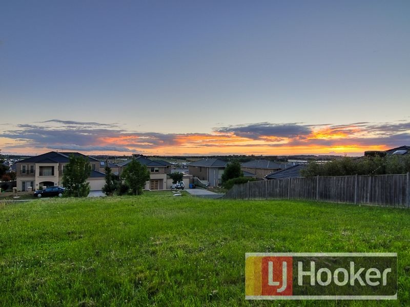 22 Highvale Crescent, Berwick VIC 3806