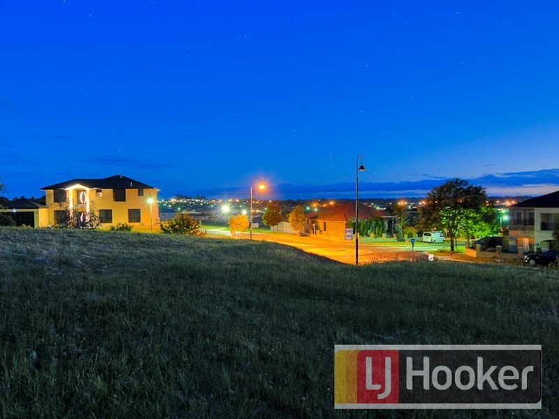22 Highvale Crescent, Berwick VIC 3806