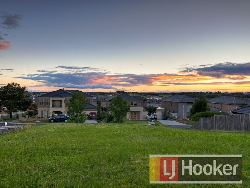 22 Highvale Crescent, Berwick VIC 3806