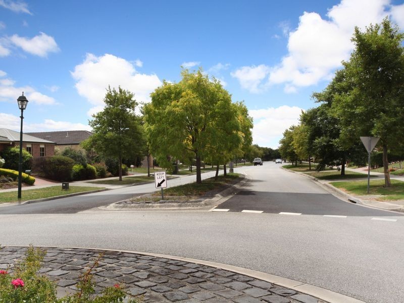 56 Wood Road, Narre Warren South VIC 3805