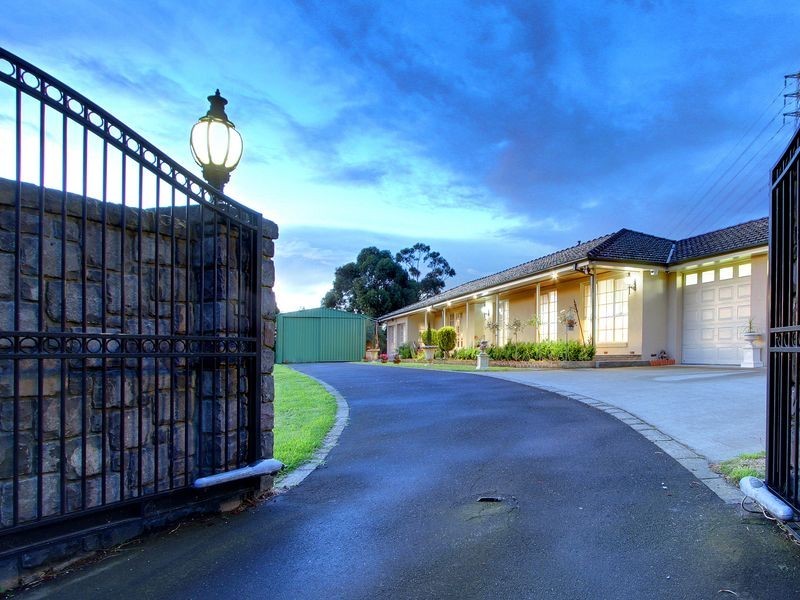 31 Rockleigh Park Road, Narre Warren North VIC 3804