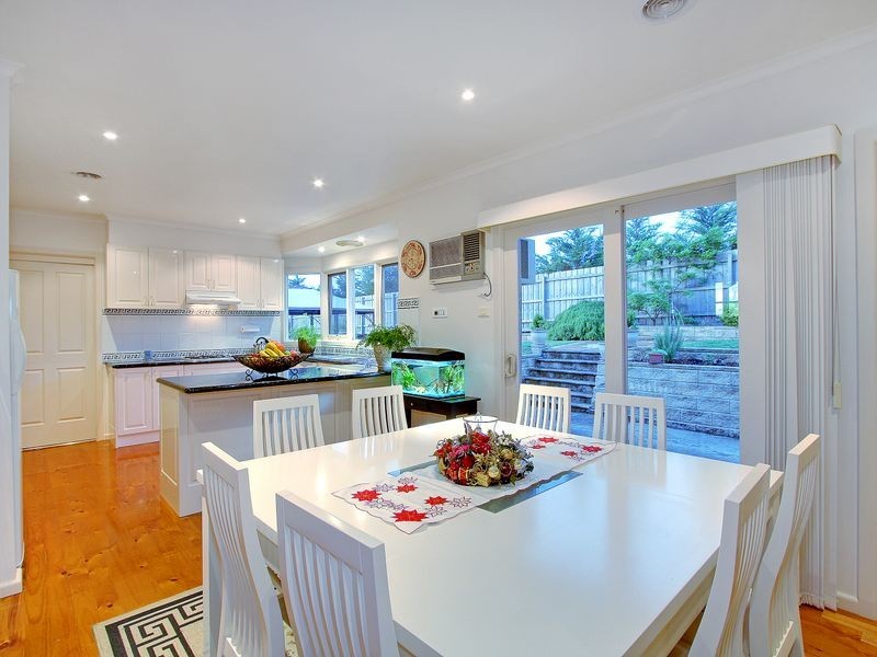 31 Rockleigh Park Road, Narre Warren North VIC 3804