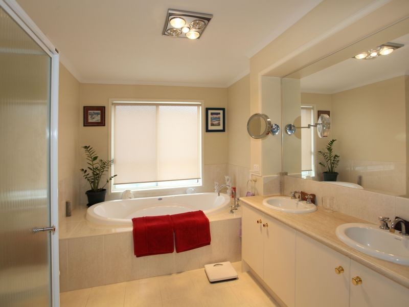 12 Lynch Court, Berwick VIC 3806